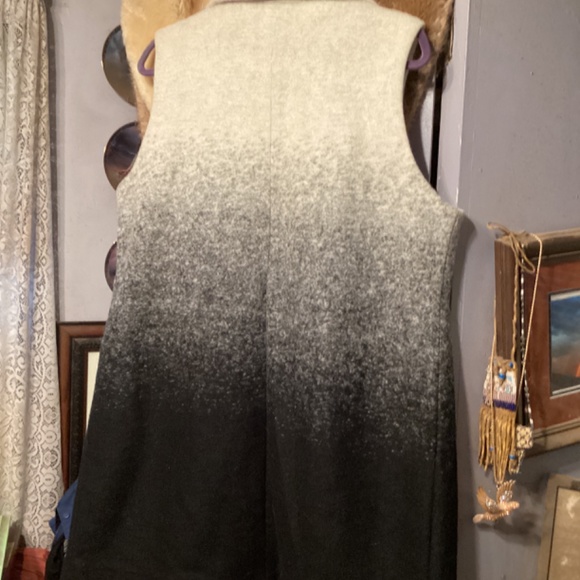 Andrew Marc size large Ombré Vest - Picture 2 of 2